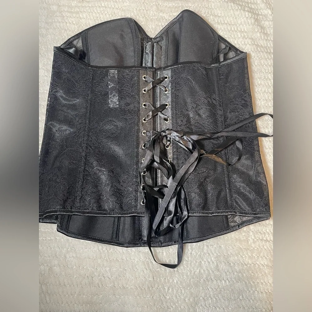 Adore Me Black Lace-Up Corset‎